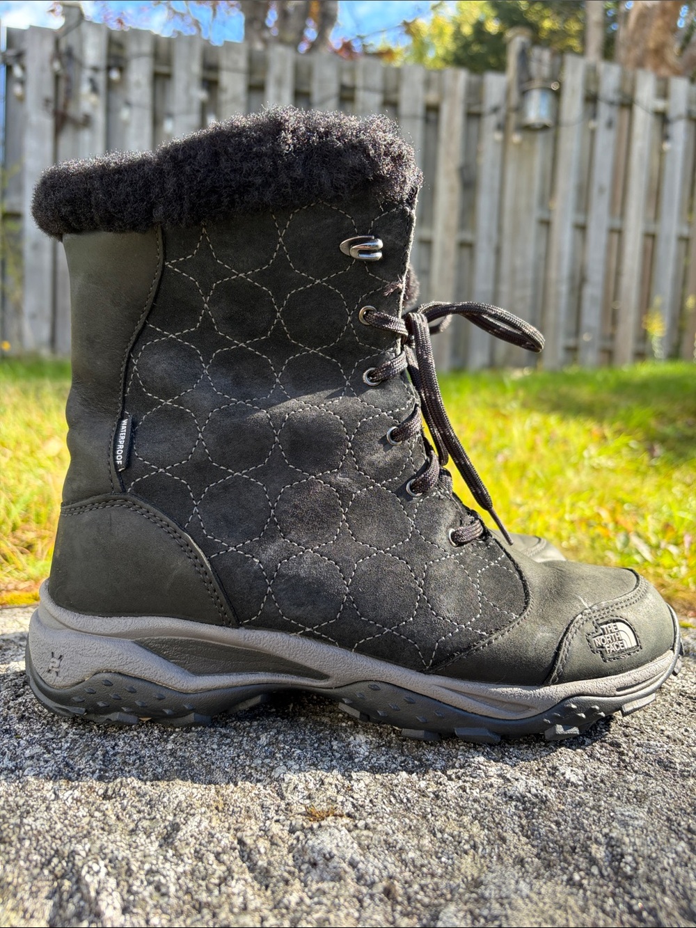 The North Face Primaloft Black Winter Grip Lace Up Suede Boots women’s size 8